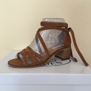 Steve Madden Revere Wrap Heel Sandal Size 7.5